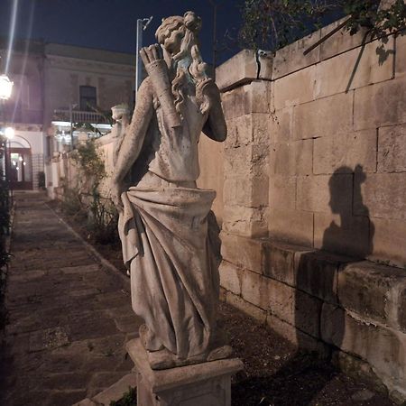 Bed and Breakfast Dimora Charleston Lecce Parcheggio Privato In Loco Gratis Экстерьер фото
