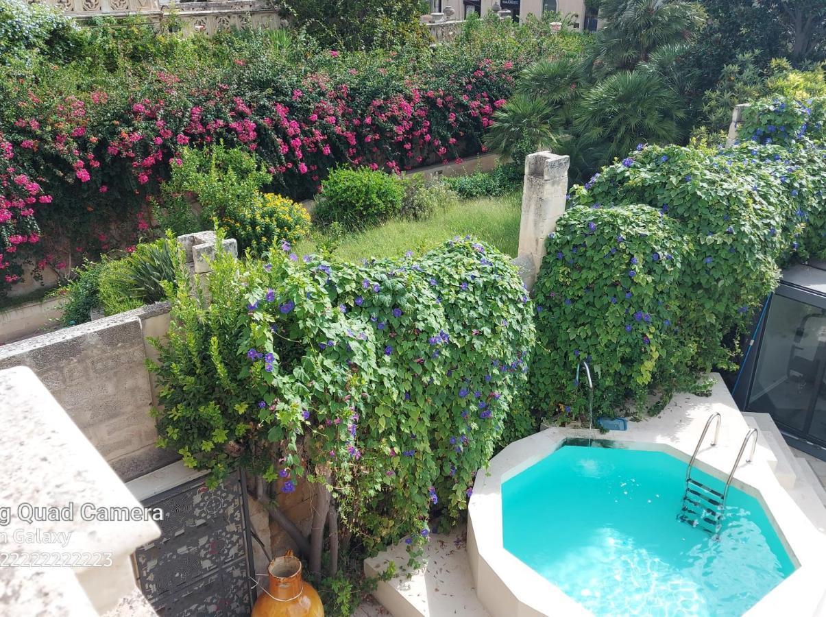Bed and Breakfast Dimora Charleston Lecce Parcheggio Privato In Loco Gratis Экстерьер фото