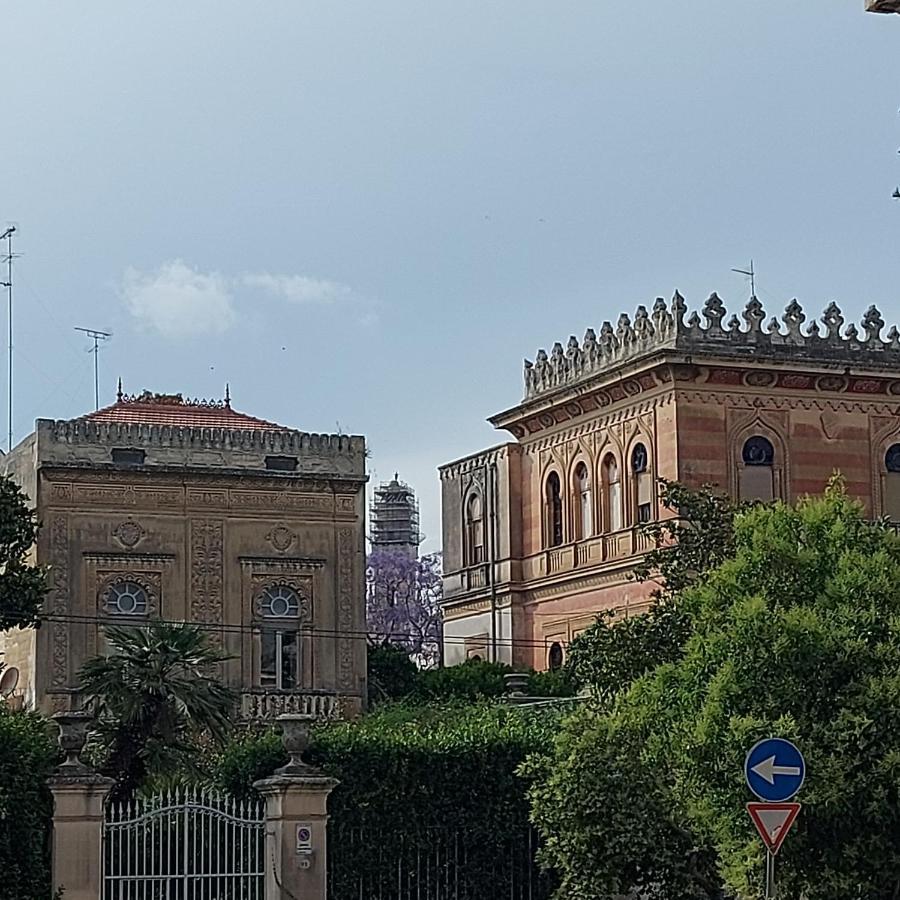 Bed and Breakfast Dimora Charleston Lecce Parcheggio Privato In Loco Gratis Экстерьер фото
