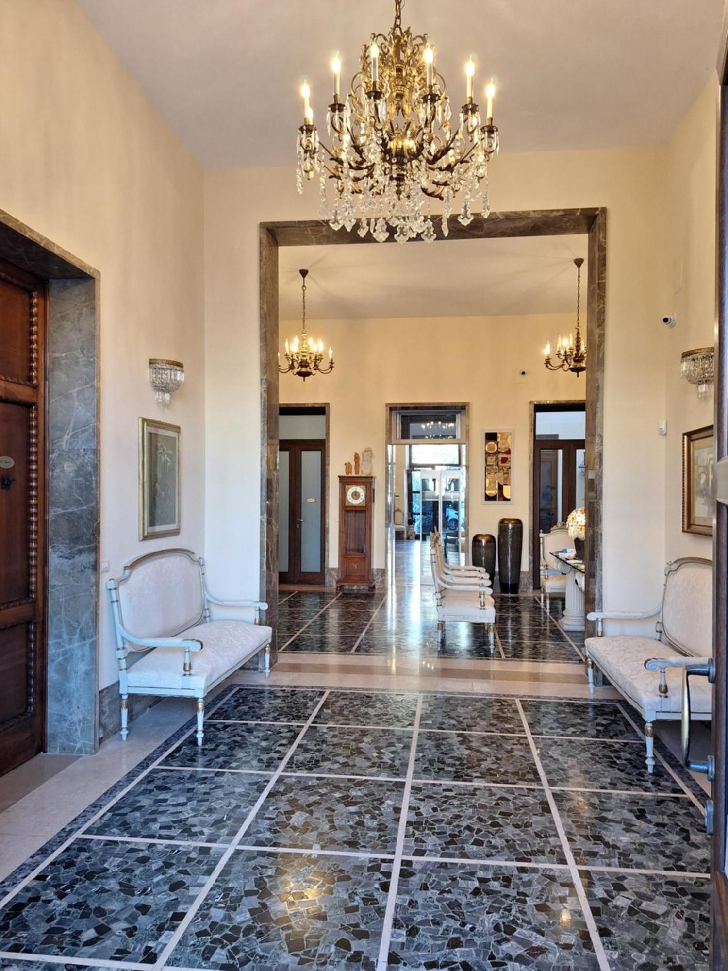 Bed and Breakfast Dimora Charleston Lecce Parcheggio Privato In Loco Gratis Экстерьер фото