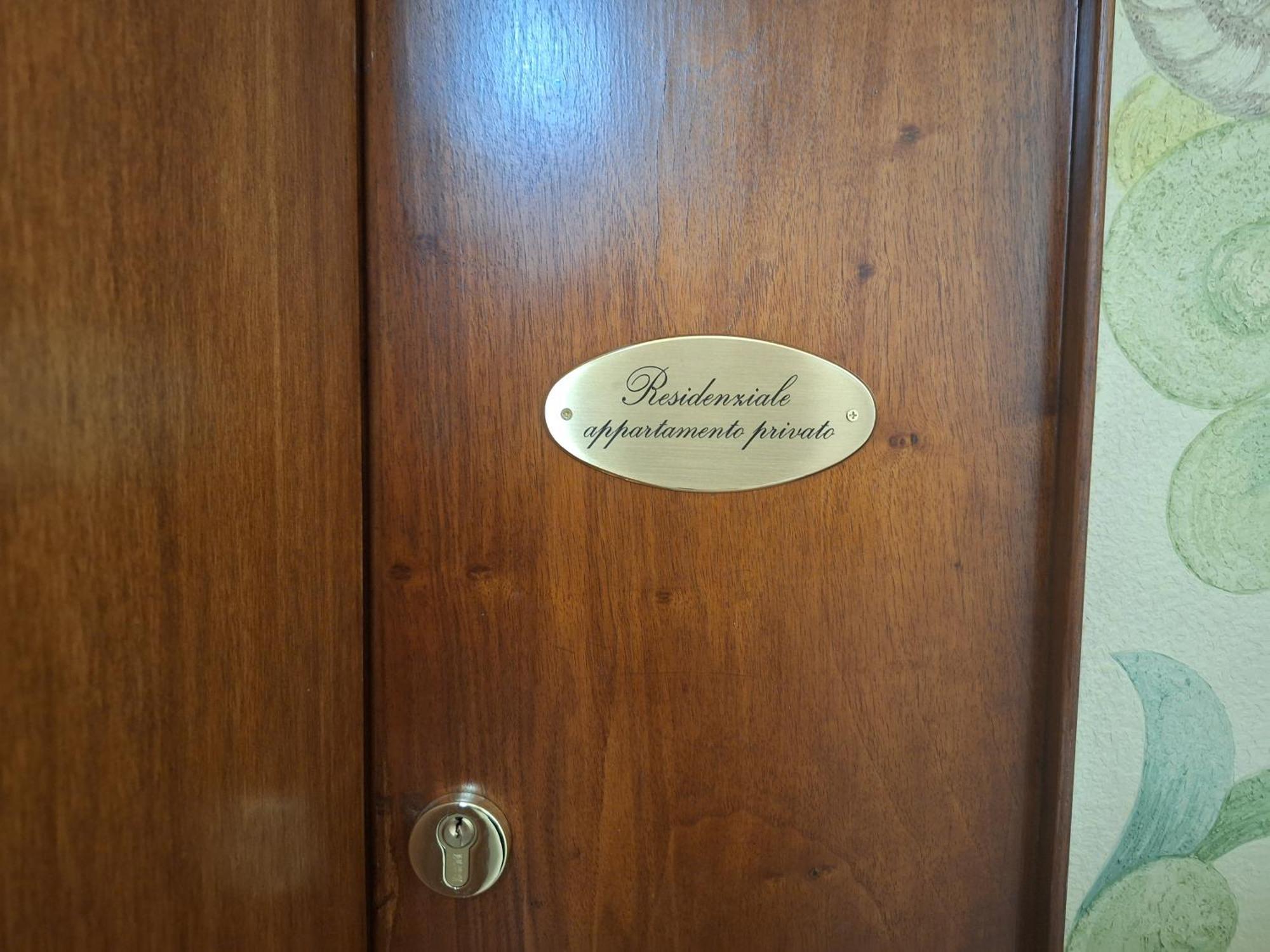 Bed and Breakfast Dimora Charleston Lecce Parcheggio Privato In Loco Gratis Экстерьер фото