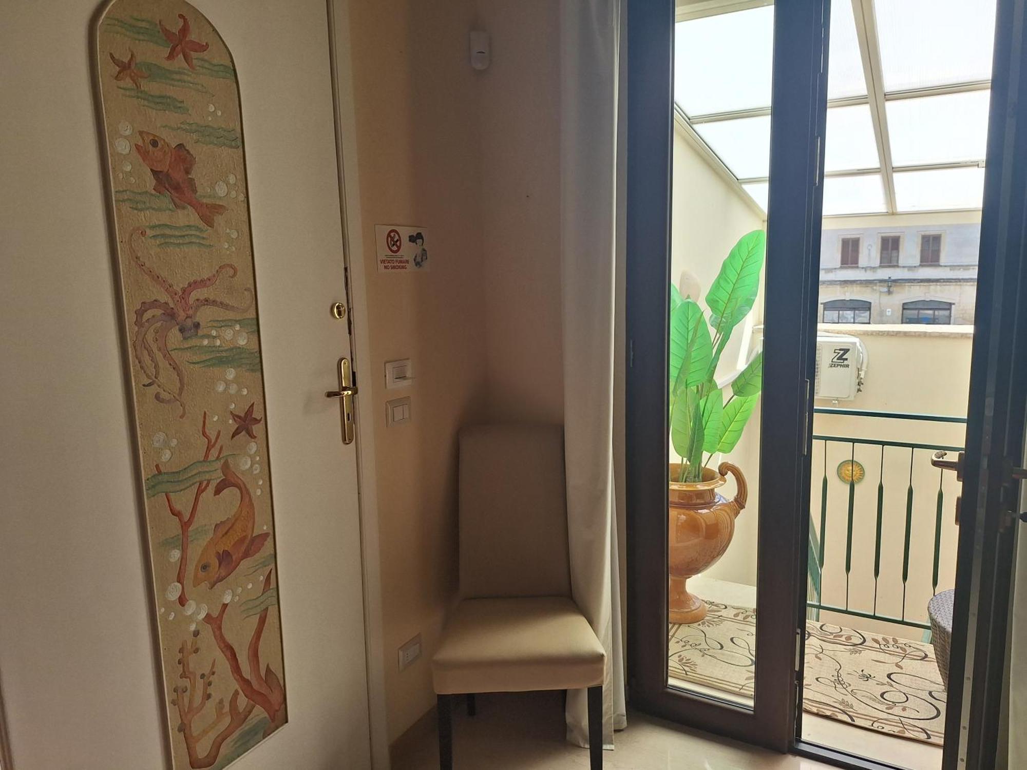 Bed and Breakfast Dimora Charleston Lecce Parcheggio Privato In Loco Gratis Номер фото