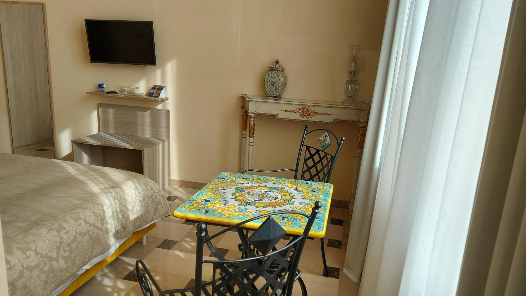Bed and Breakfast Dimora Charleston Lecce Parcheggio Privato In Loco Gratis Номер фото