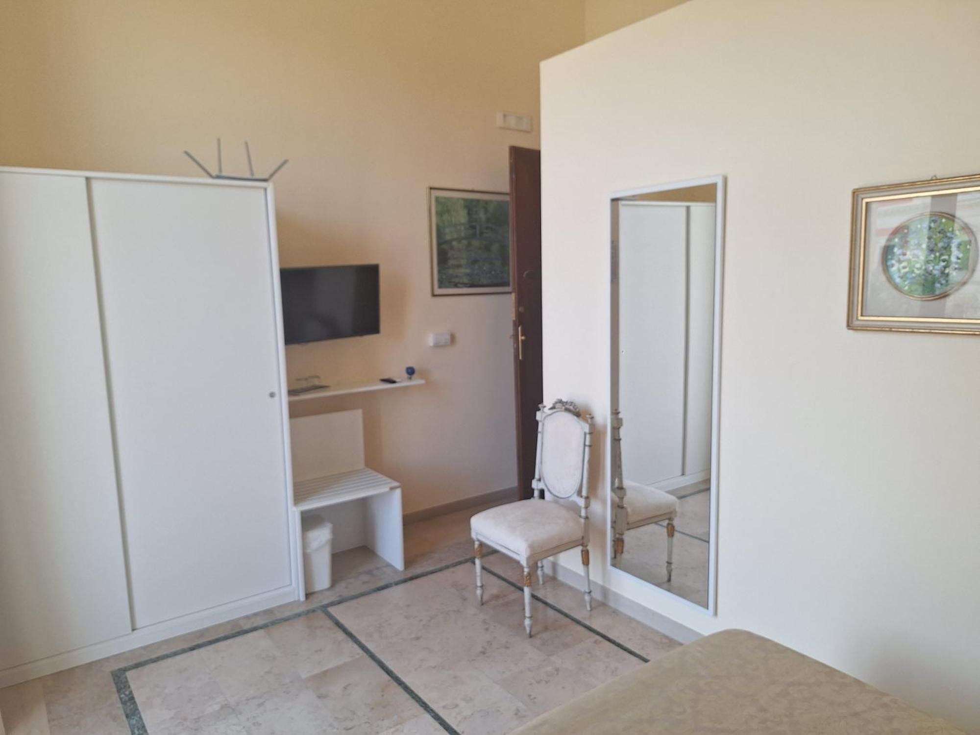 Bed and Breakfast Dimora Charleston Lecce Parcheggio Privato In Loco Gratis Номер фото